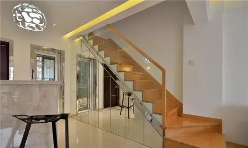 超大花园 精装修  拎包入户  价格可谈   交通便利   